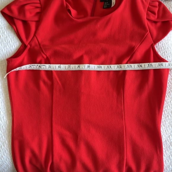 Red shift dress with tulip sleeves - Picture 7 of 9